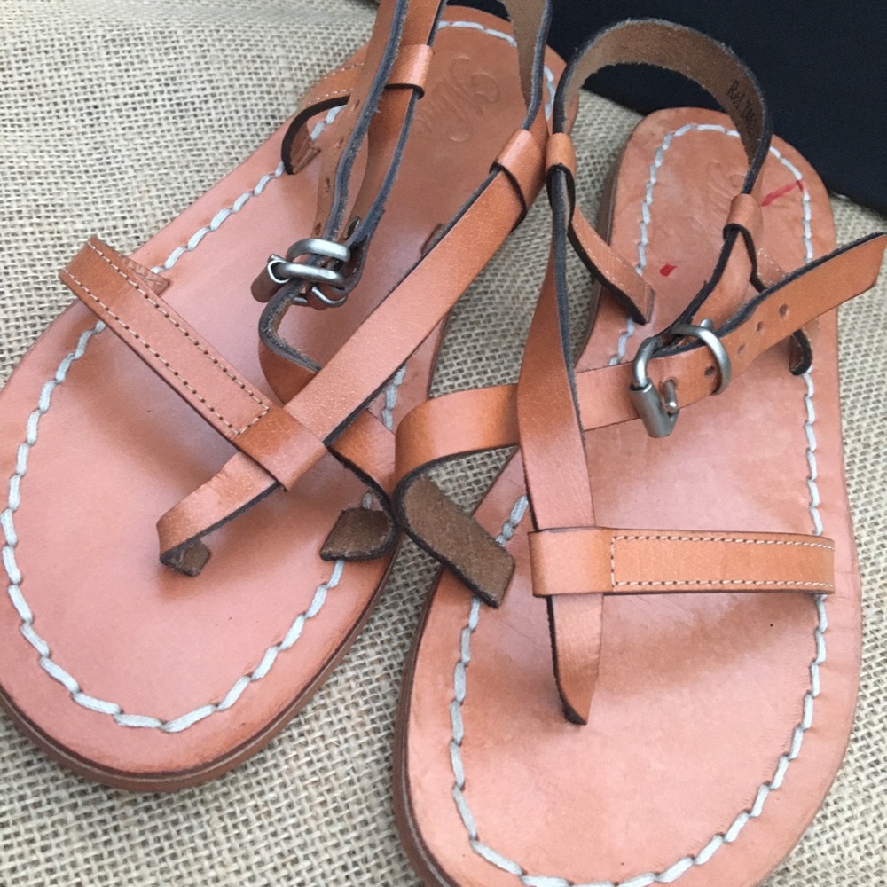 Leather sandals by MNG